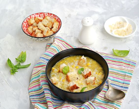Maissuppe mit Croutons