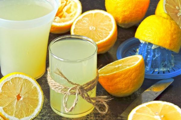 Zitronenlimonade zu Hause selber zubereiten