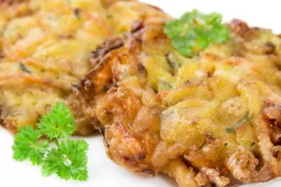 Low Carb Zucchinipuffer Ein Low Carb Gericht mit Mandelmehl