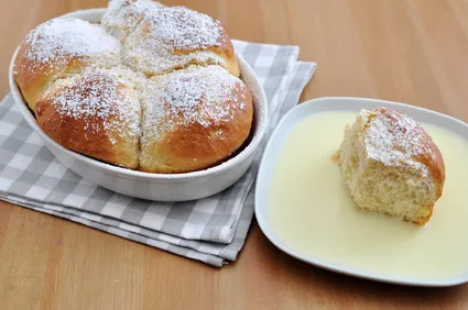Buchteln mit Vanillesauce Buchteln mit Vanillesauce