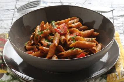 Penne Arrabiata Penne Arrabiata ist ein traditionelles Nudelgericht aus dem Latium