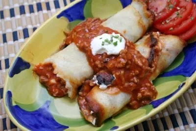 Crespelle alla Bolognese Raffiniert gefüllte Röllchen aus Italien