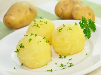 Kartoffelknödel alla Bolognese Ein raffiniertes Bolognese Rezept