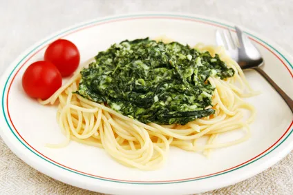 Spinat Bolognese das grüne Blattgemüse