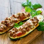 überbackene zucchini mit hackfleisch und käse