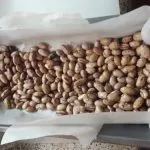 Mürbteig mit Backpapier und Bohnen Mürbteig mit Backpapier und Bohnen