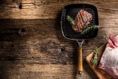 Angefangen beim Kochen, über braten und dünsten bis zu dämpfen und schmoren Angefangen beim Kochen, über braten und dünsten bis zu dämpfen und schmoren