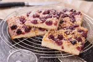 Blechkuchen mit Kirschen Blechkuchen mit Kirschen