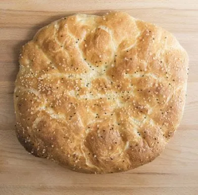 türkisches Fladenbrot fluffig und weich kommt das Fladenbrot aus dem Backofen
