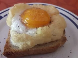 https://omas-1-euro-rezepte.net/eier/wolken-eier.html Wolken Eier