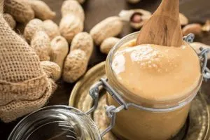 selbstgemachte Erdnussbutter selbstgemachte Erdnussbutter