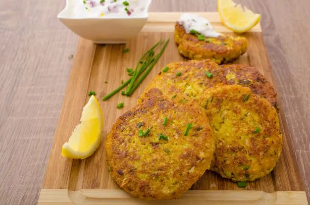 Blumenkohl Puffer Traditionelle Kartoffelpuffer sind immer sehr beliebt