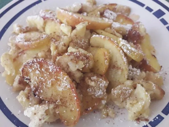 Apfelschmarrn aus dem Backrohr ein feines Rezept für die kalte Jahreszeit