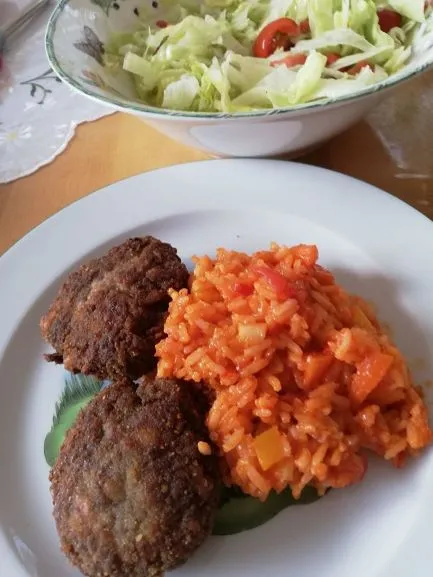 Buletten mit Djuvec Reis Buletten Mit Djuvec Reis