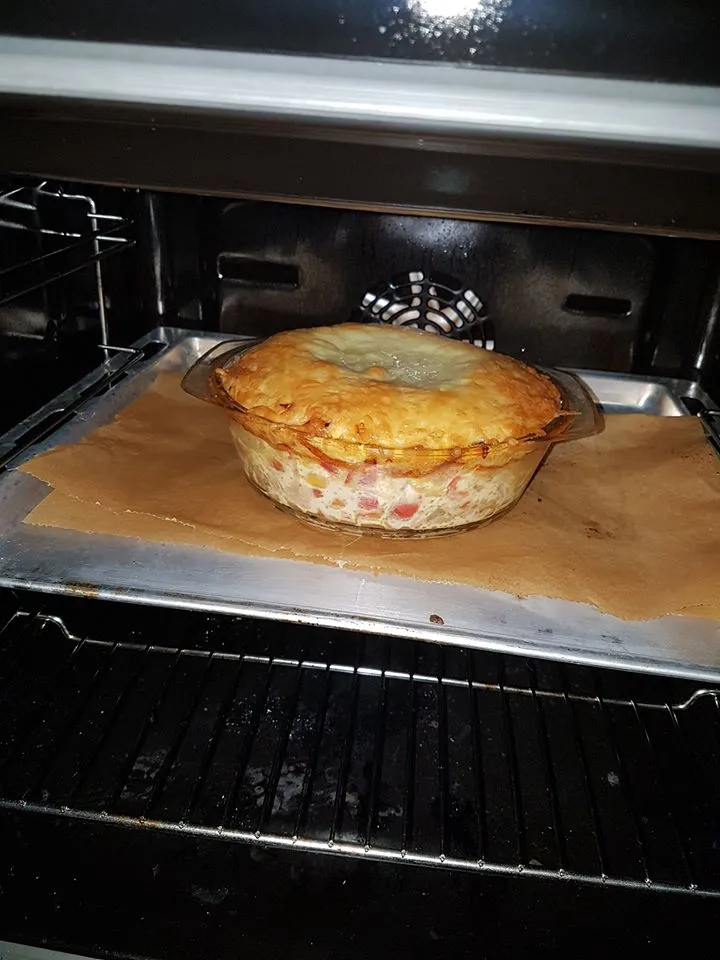 Eierauflauf Dieser Eierauflauf ist mit 8,5 g Kohlenhydraten je Portion ein echt gesundes Gericht