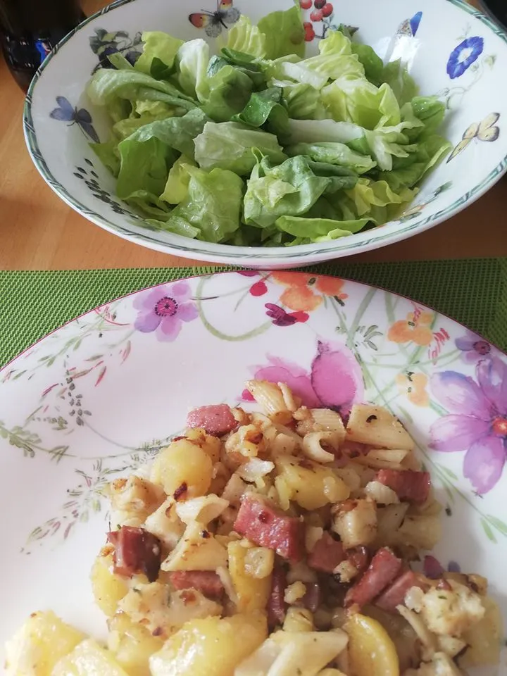 Grenadiermarsch mit Häuptelsalat Heute gab's bei Oma Fini Grenadiermarsch mit Häuptelsalat