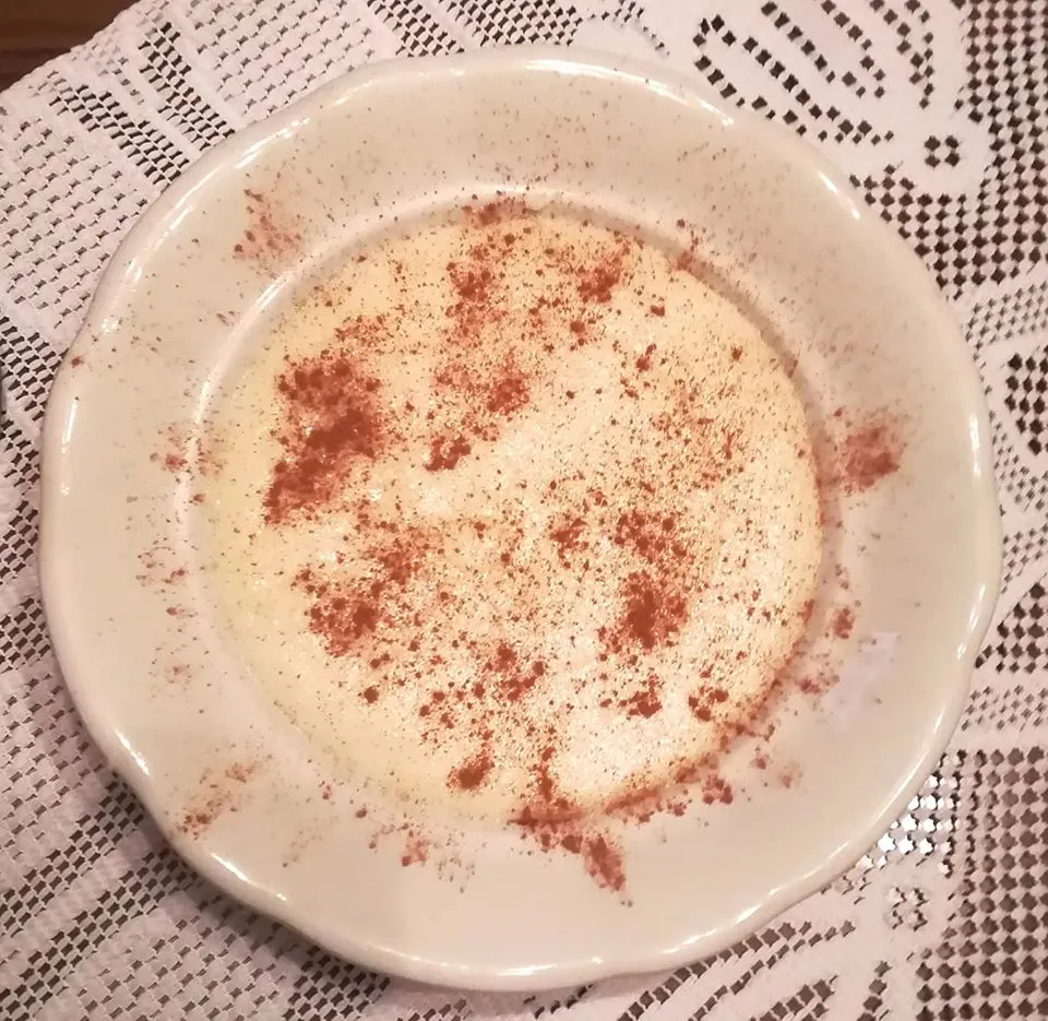 Grießkoch mit Zimt Eine Kindheitserinnerung ist das Grießkoch mit Zimt