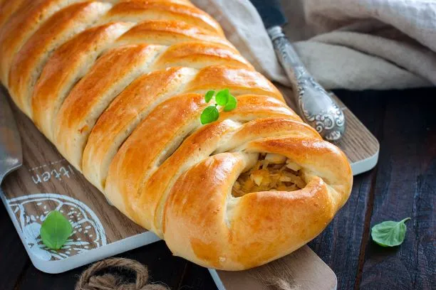 Kulebyaka mit Kohl Ein köstliches Rezept für einen russischen Kohlkuchen
