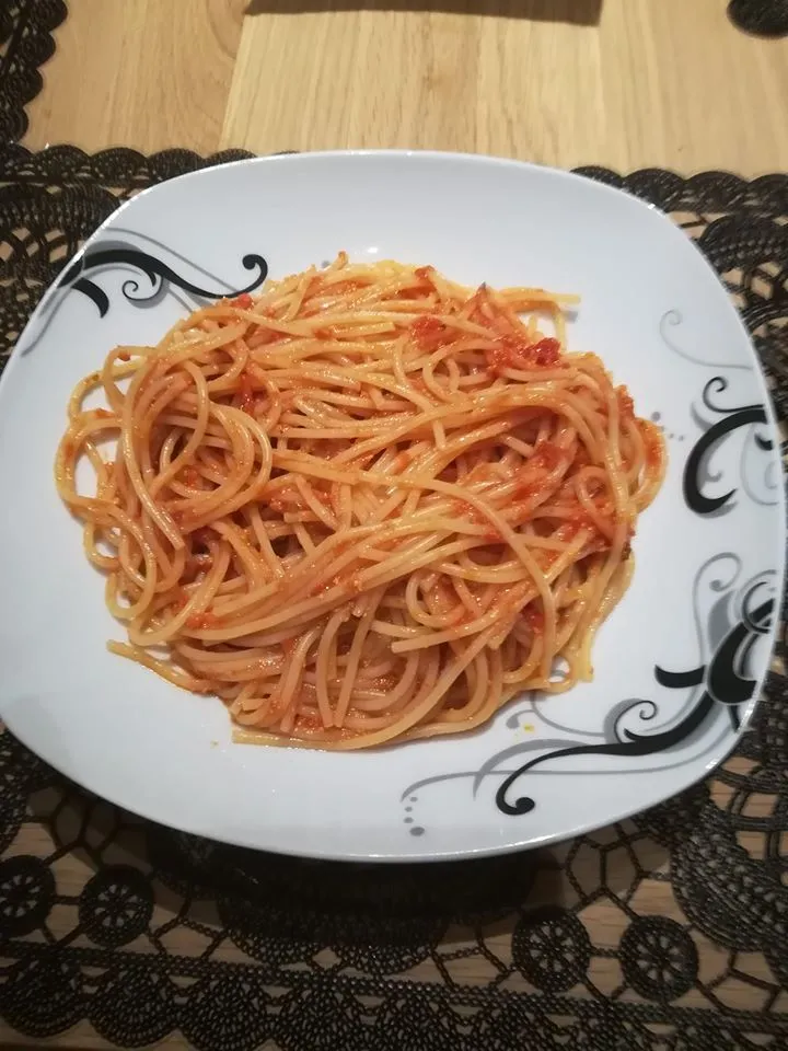 Spaghetti mit Tomaten Ricotta Sauce Der italienische Frischkäse macht die Sauce besonders mild