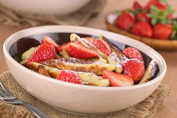 Fingernudeln in Butter angeröstet Omas süßes Rezept für Fingernudeln in Butter angeröstet