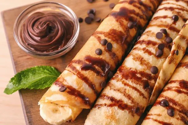Pfannkuchen mit Bananen gefüllt Pfannkuchen Mit Bananen Gefüllt