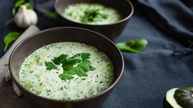 Omas Zucchinicremesuppen Rezept Diese cremige Suppe ist im Handumdrehen zubereitet!
