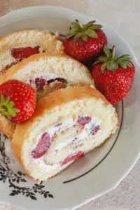Erdbeerroulade nach Omas Rezept Erdbeerroulade Nach Omas Rezept