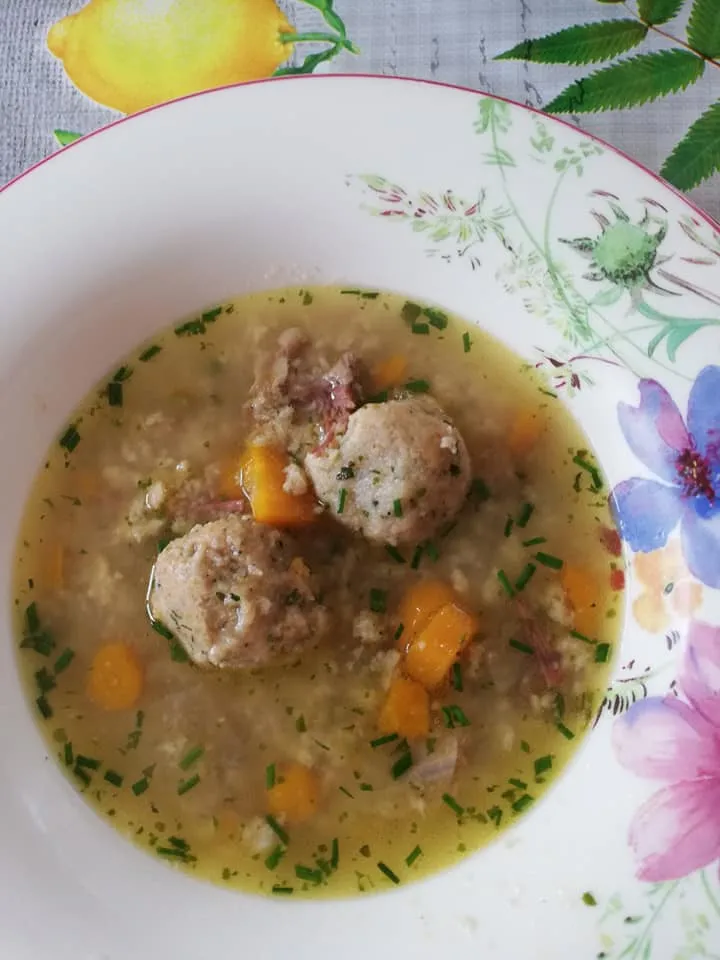 Bröselknödel für Suppeneinlage ein Klassiker unter den Suppeneinlagen