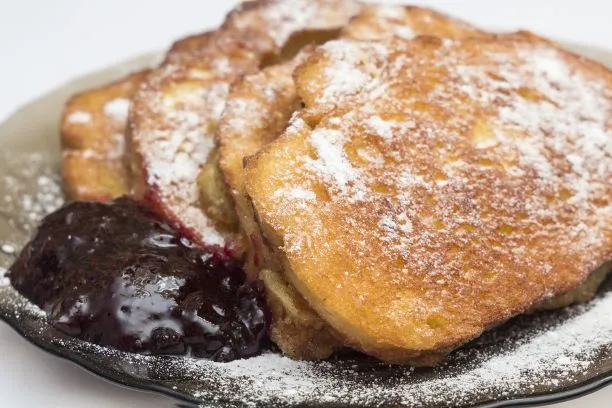 French Toast mit selber gemachter Marmelade Der Frühstücks Klassiker schlecht hin ist ein French Toast