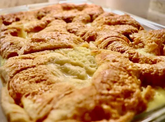 Brotpudding mit Äpfel Brotpudding mit Äpfel, ein beliebter Nachtisch