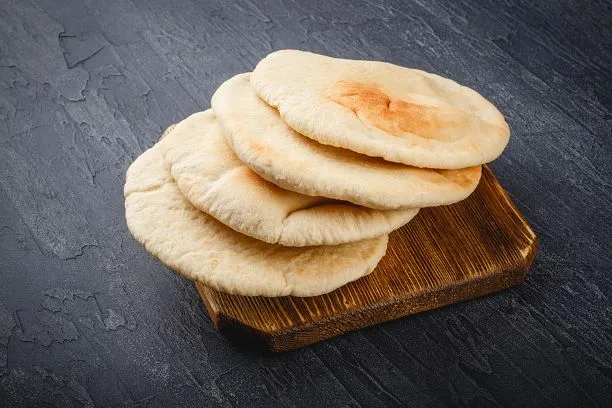 Fladenbrot selber backen Dieses einfache Fladenbrot selber backen mit nur 4 Zutaten