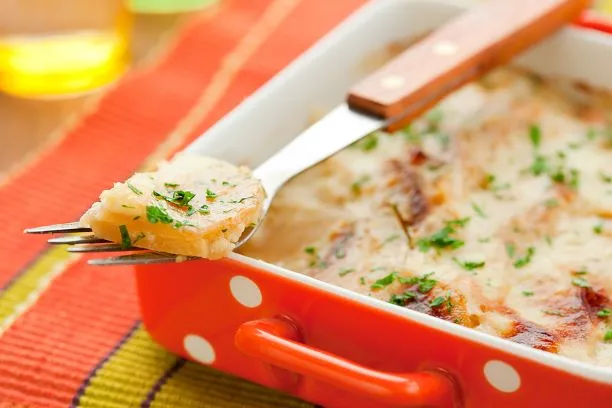 Kohlrabi Kartoffel Gratin Omas Rezept für Kohlrabi Kartoffel Gratin ist eine super Rezeptidee!