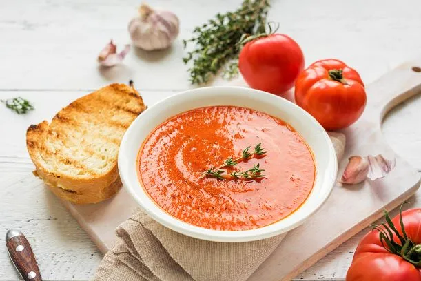 Omas frische Tomatensuppe Eine Tomatensuppe aus frischen Tomaten schmeckt viel besser