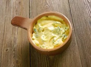 Sauce Bearnaise selber gemacht Sauce Bearnaise ist eine warme aufgeschlagene Buttersauce der französischen Küche