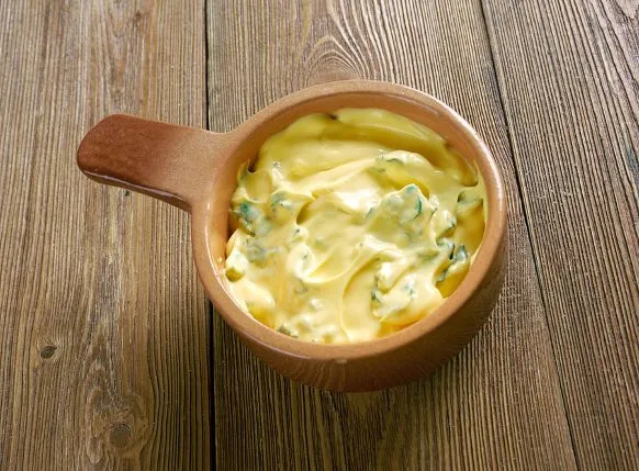 Sauce Bearnaise selber gemacht Sauce Bearnaise ist eine warme aufgeschlagene Buttersauce der französischen Küche