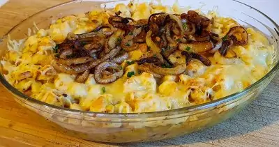 Angis Käsespätzle Ich glaube nicht das ihr schon einmal bessere Käsespätzle als die von Angi Bieneck gegessen habt.
