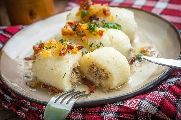 Mit Fleisch gefüllte Kartoffelknödel Mit Fleisch Gefüllte Kartoffelknödel