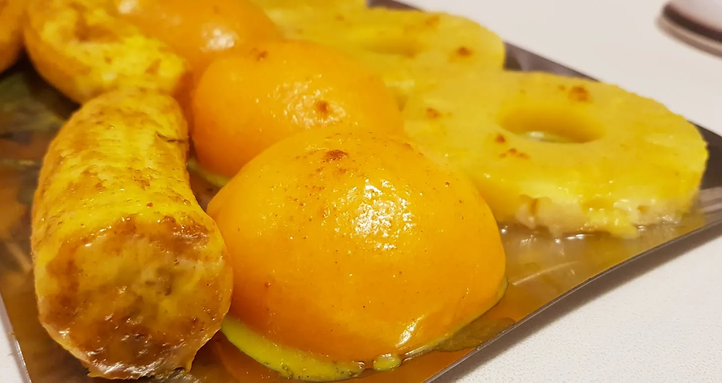 Leckere Curryfrüchte bei jedem Essen am 1. Weihnachtstag sind leckere Curryfrüchte