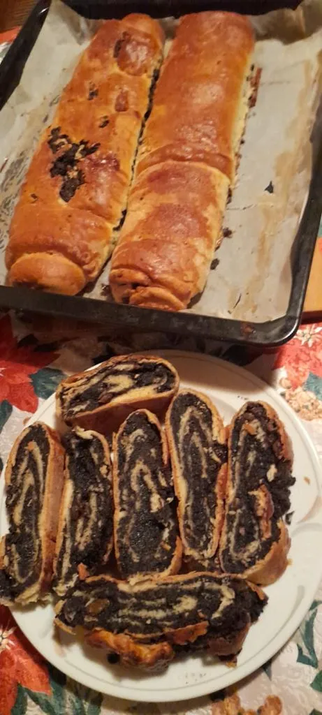 Oma Dragas Mohnstrudel Dieses Rezept von Oma Draga Mohnstrudel wird jeden einfach begeistern