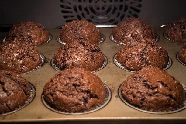 Omas Schokomuffins Rezept Ein einfaches Rezept, das unsere Kinderherzen immer höher schlagen ließ