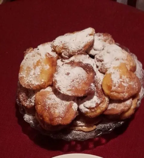 Omas altbewährtes Apfelpfannkuchen Rezept ein einfaches Rezept für den Mehlspeisen Liebhaber