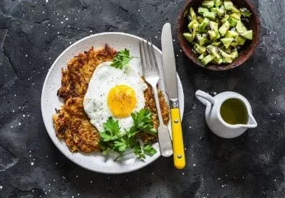 Süßkartoffel Rösti mit Spiegelei Fein gewürzt und fix zubereitet, dieses Rösti Rezept gelingt garantiert jedem