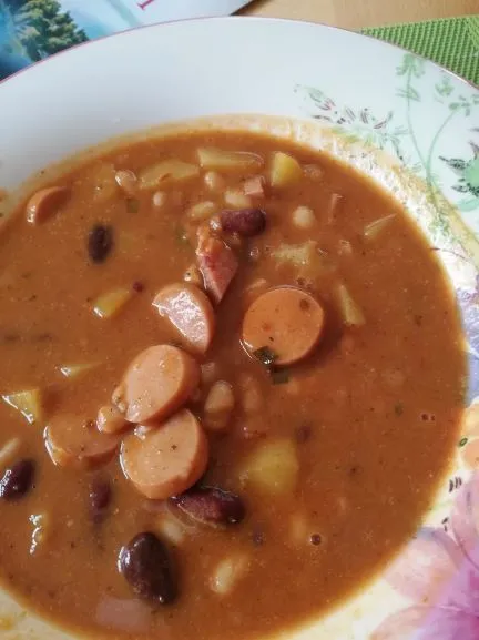 Herzhaftes Bohnengulasch Herzhaftes Bohnengulasch