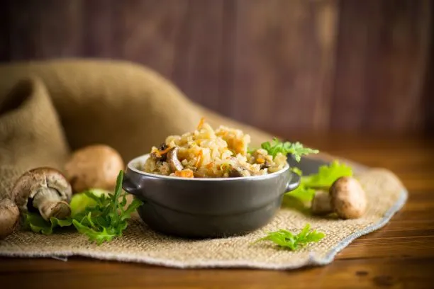 Reispfanne mit Champignons Ein schnelles und einfaches aber natürlich ganz günstiges Gericht