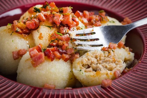 Omas Speckknödel Rezept Einfach ein herrliches Omas Speckknödel Rezept
