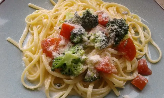 Linguine mit einer Brokkoli Käsesoße Ein sehr schmackhaftes und vegetarisches Pasta Rezept