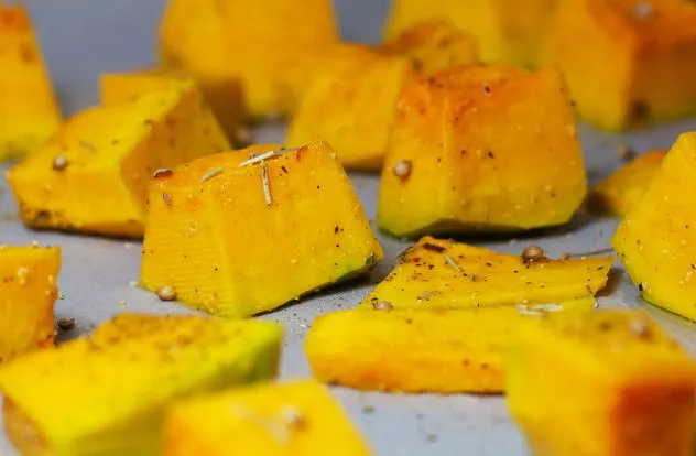 Backofen Kürbis Einfacher und köstlicher kann man Kürbis nicht zubereiten