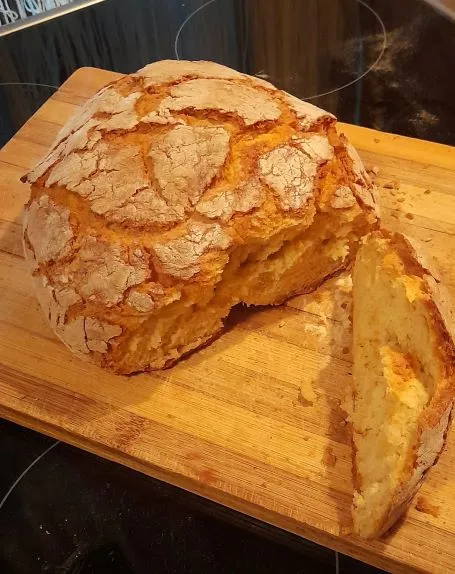 Brot aus dem Topf Oma Draga hat einmal eine andere Variante des Brot backen gewählt, nämlich Brot aus dem Topf.