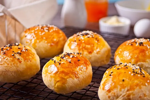 Burger Brötchen backen Burger Brötchen backen – für den perfekten Burger braucht man perfekte Burger Buns!
