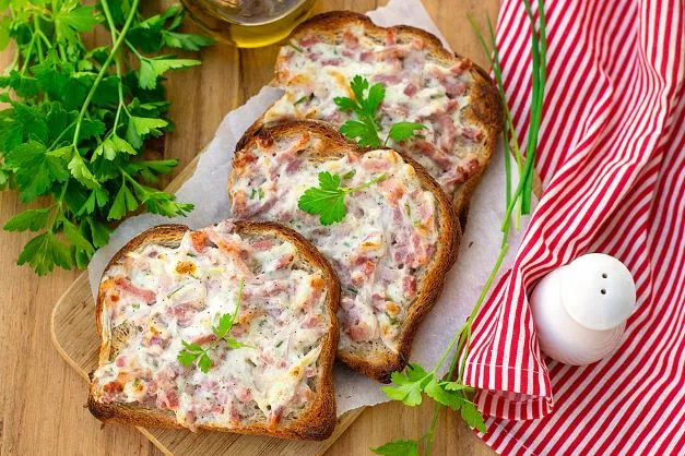 Flammkuchen Toast Wer Flammkuchen mag, wird auch diesen Flammkuchen Toast lieben